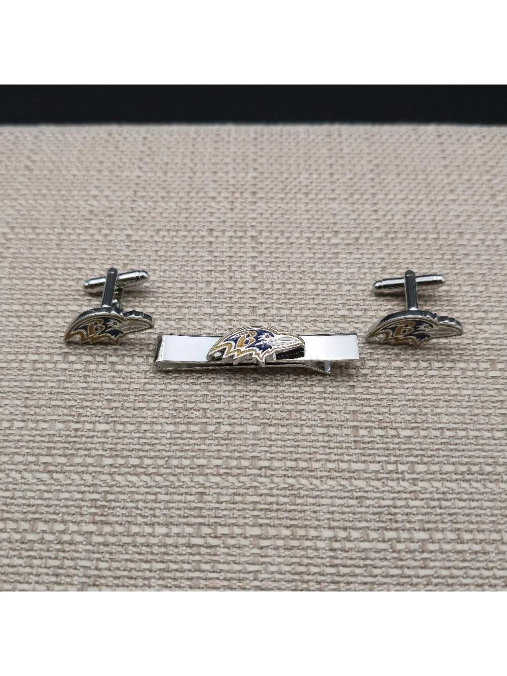 Baltimore Ravens Cufflinks and Tie Clip Set, NFL Men’s Formal Gift A8130